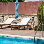 4 Bedroom With Private Pool