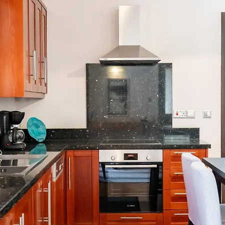 4 Bedroom With Private Pool * Maroni