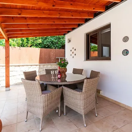 4 Bedroom With Private Pool וילה