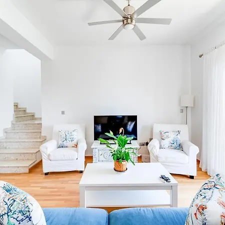 4 Bedroom With Private Pool וילה