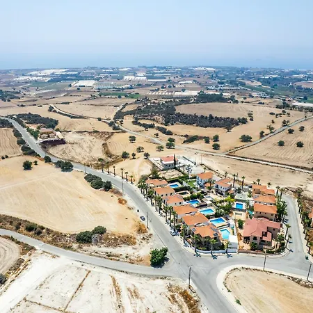4 Bedroom With Private Pool Βίλα