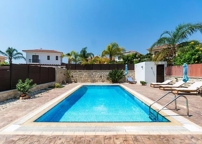 4 Bedroom With Private Pool * Maróni