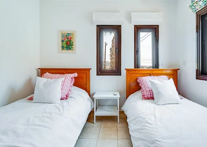 4 Bedroom With Private Pool Villa Maróni