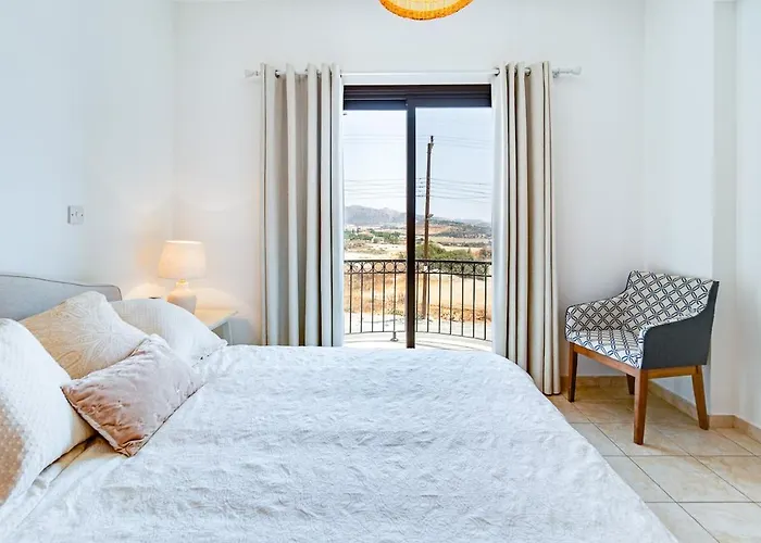 4 Bedroom With Private Pool *