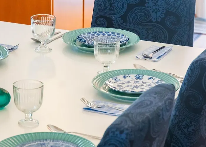 4 Bedroom With Private Pool Maróni