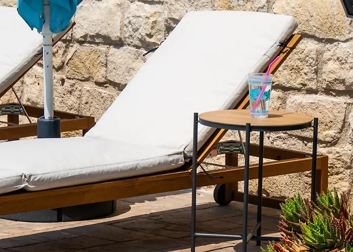 4 Bedroom With Private Pool *