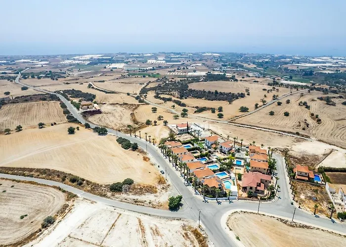 4 Bedroom With Private Pool Villa *