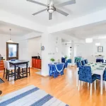 4 Bedroom With Private Pool *
