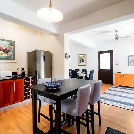 Villa 4 Bedroom With Private Pool Maroni