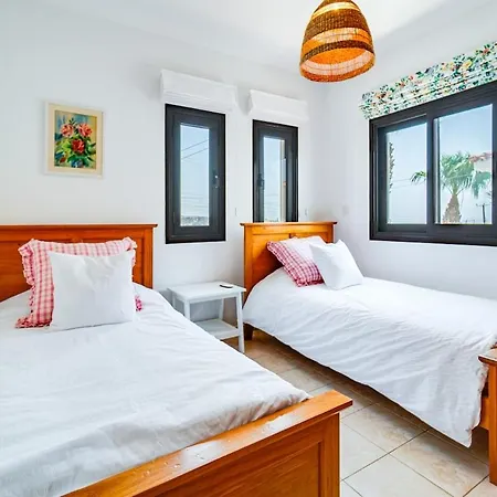 4 Bedroom With Private Pool