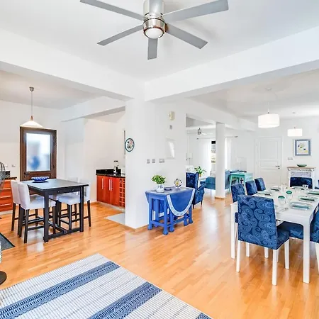 4 Bedroom With Private Pool Villa Maroni