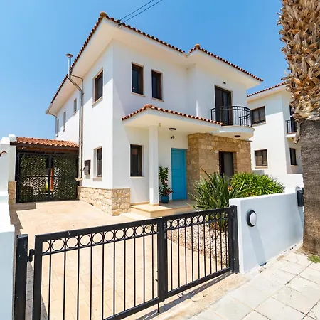 4 Bedroom With Private Pool Villa Maróni