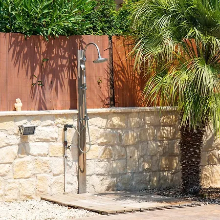 4 Bedroom With Private Pool Villa *