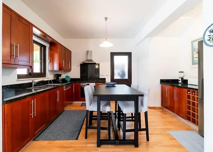 4 Bedroom With Private Pool