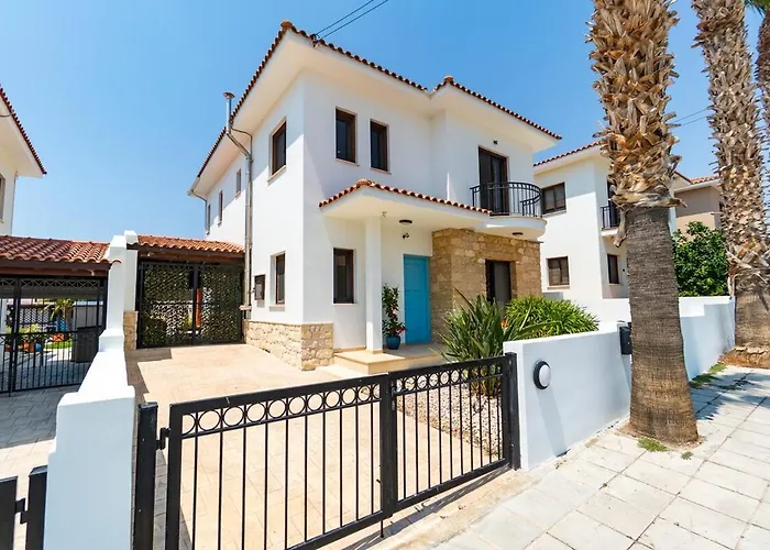 4 Bedroom With Private Pool