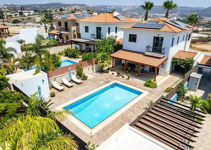 4 Bedroom With Private Pool